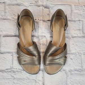 Naturalizer Silver Sandals Size 8